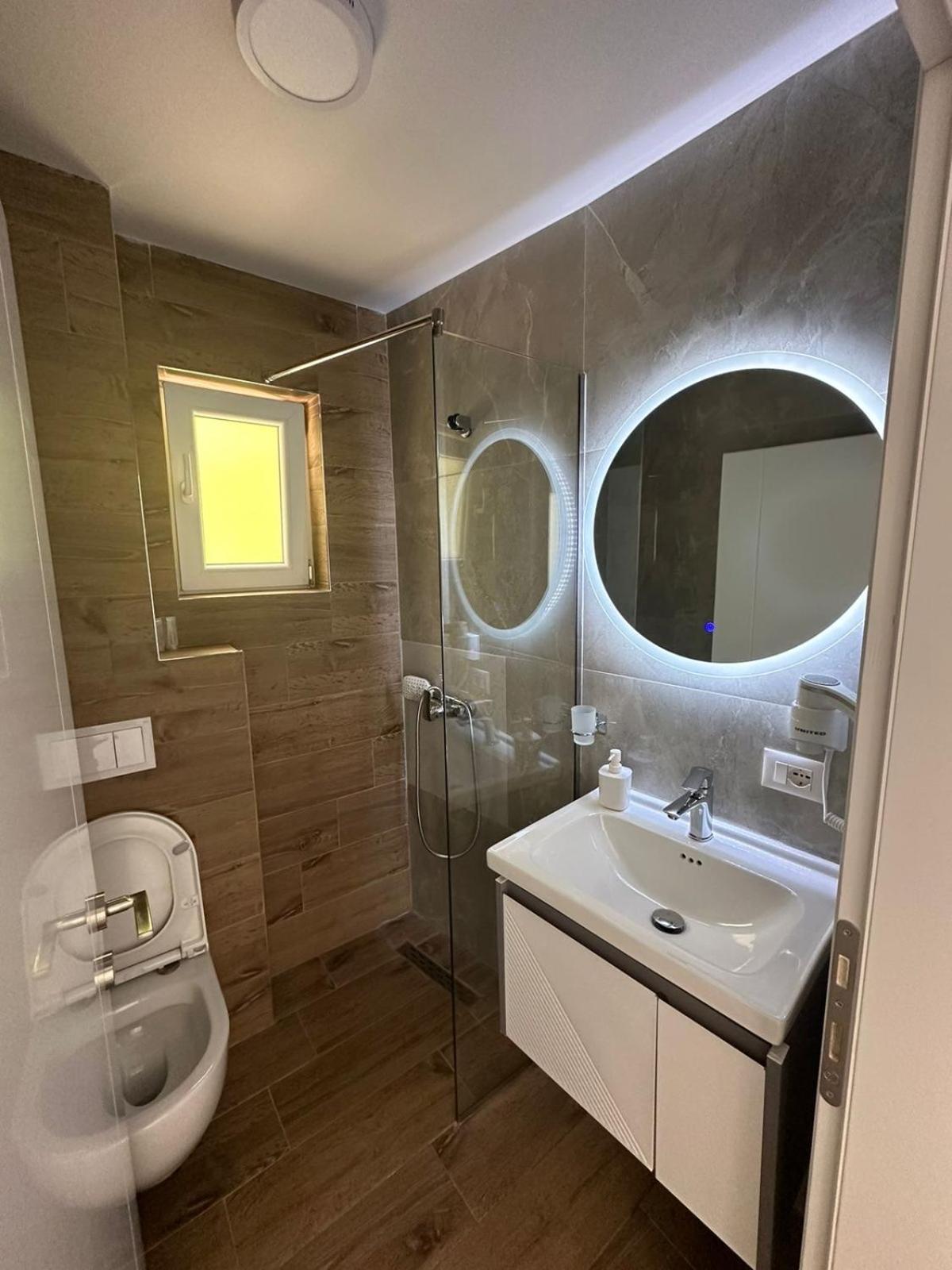 Hotel Demoli Pogradec Kültér fotó