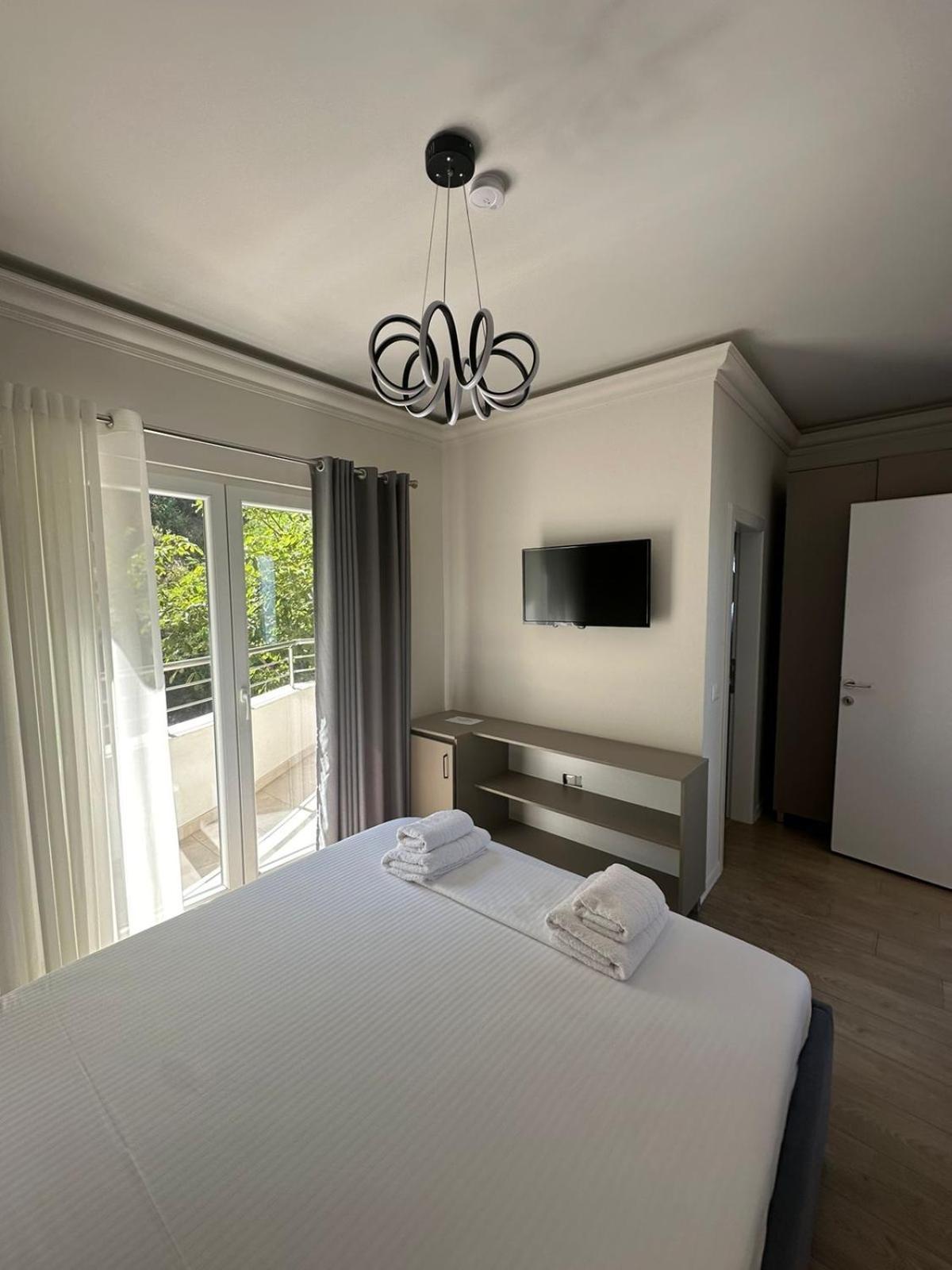Hotel Demoli Pogradec Kültér fotó