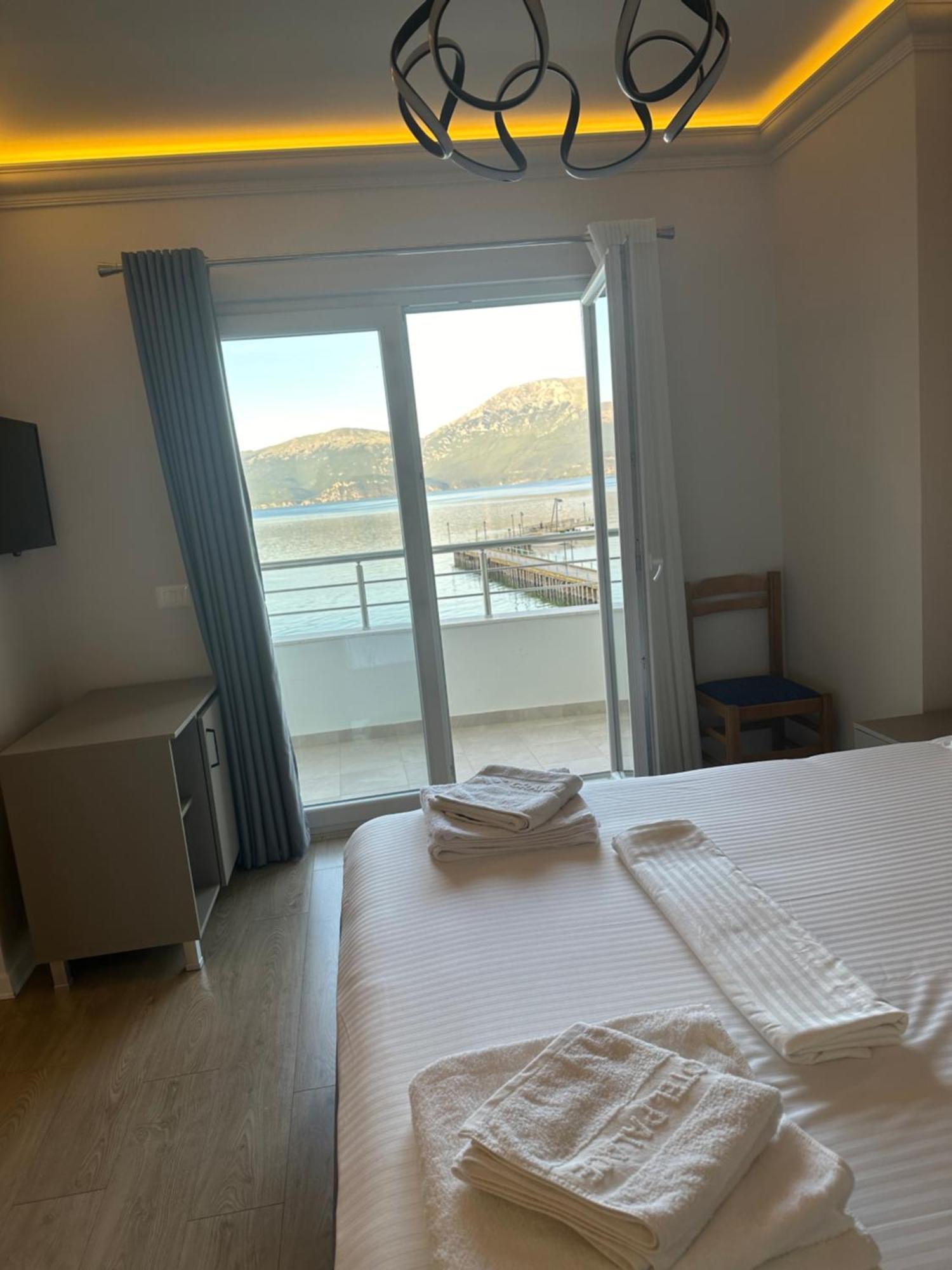 Hotel Demoli Pogradec Kültér fotó