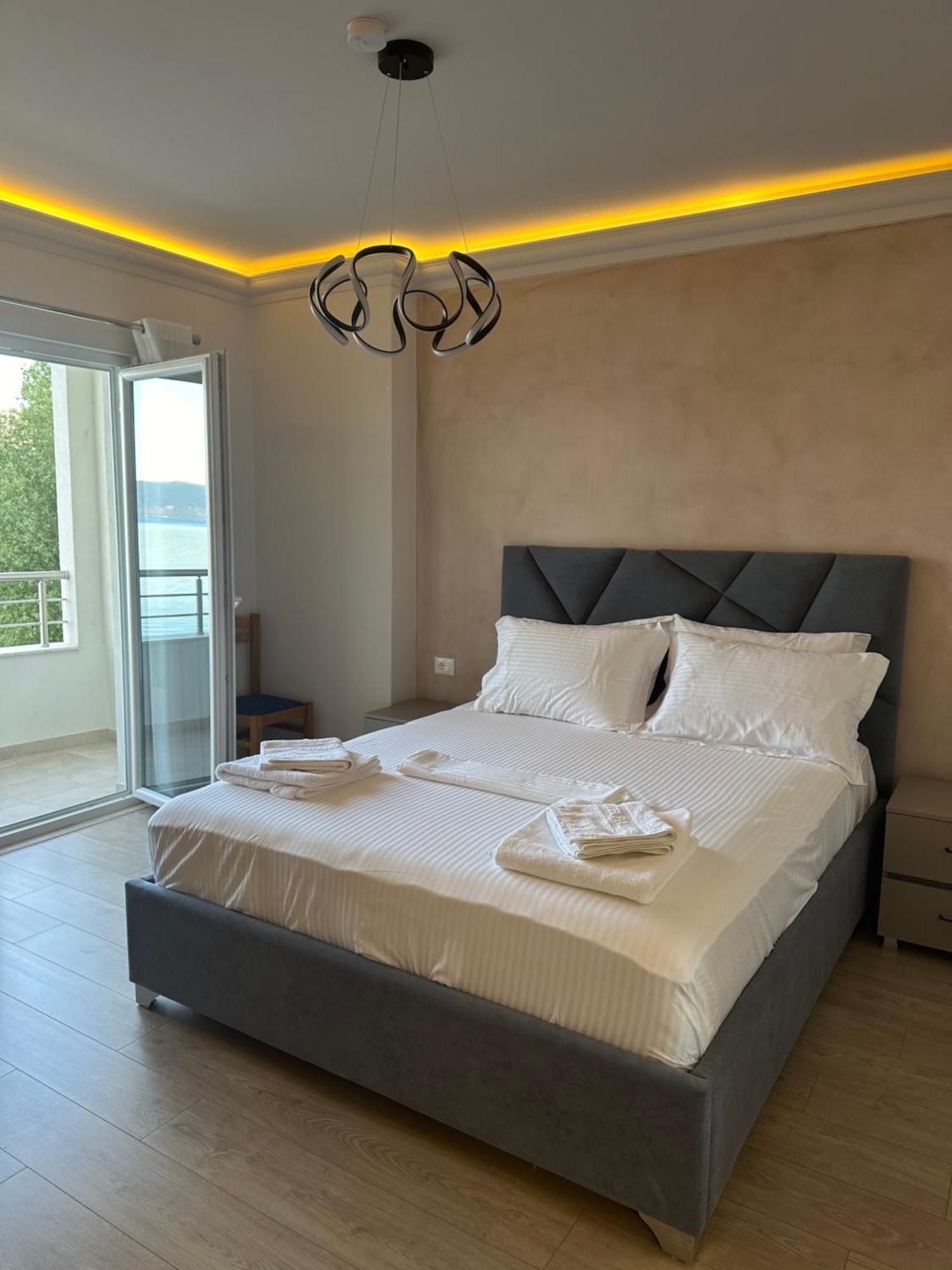 Hotel Demoli Pogradec Kültér fotó