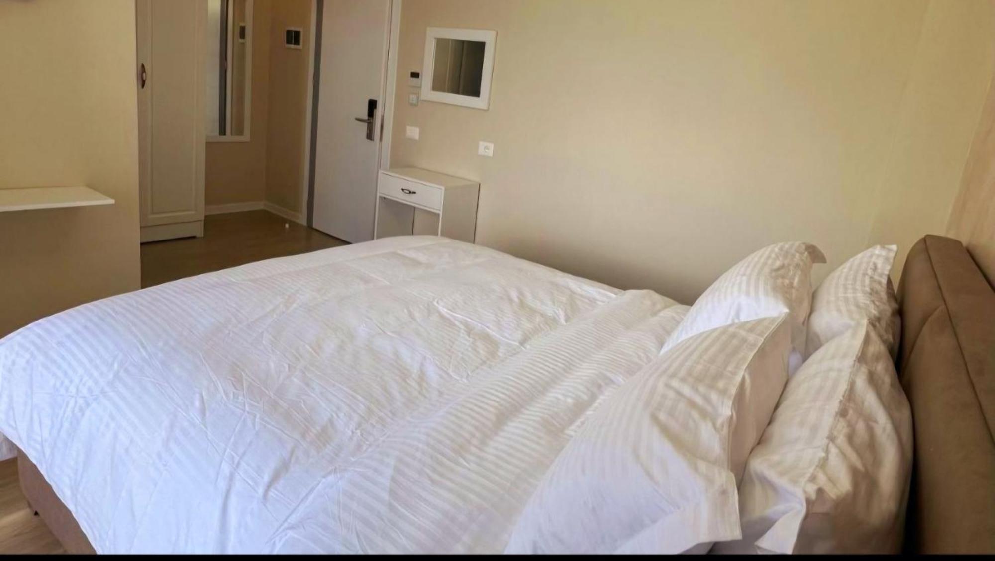 Hotel Demoli Pogradec Kültér fotó