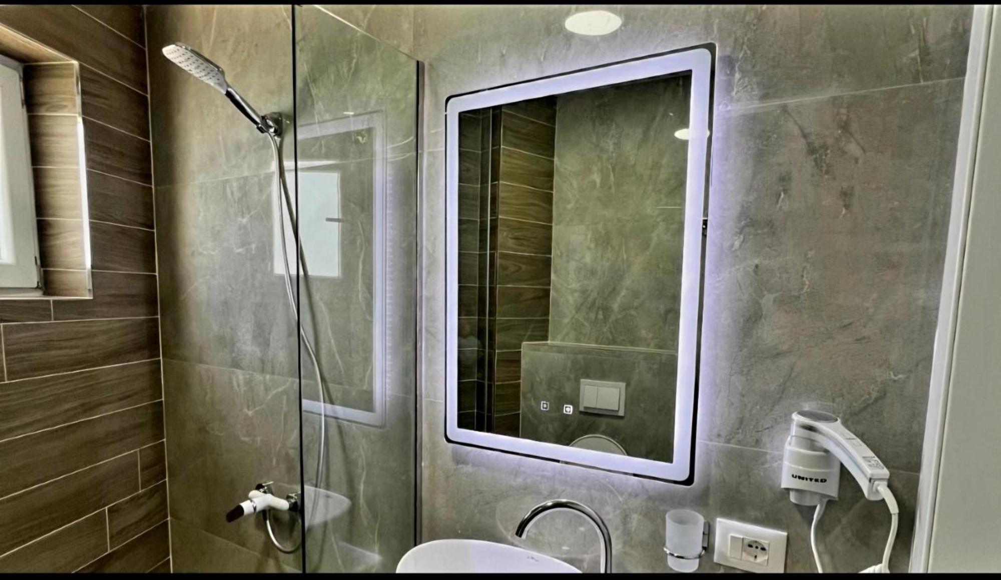 Hotel Demoli Pogradec Kültér fotó