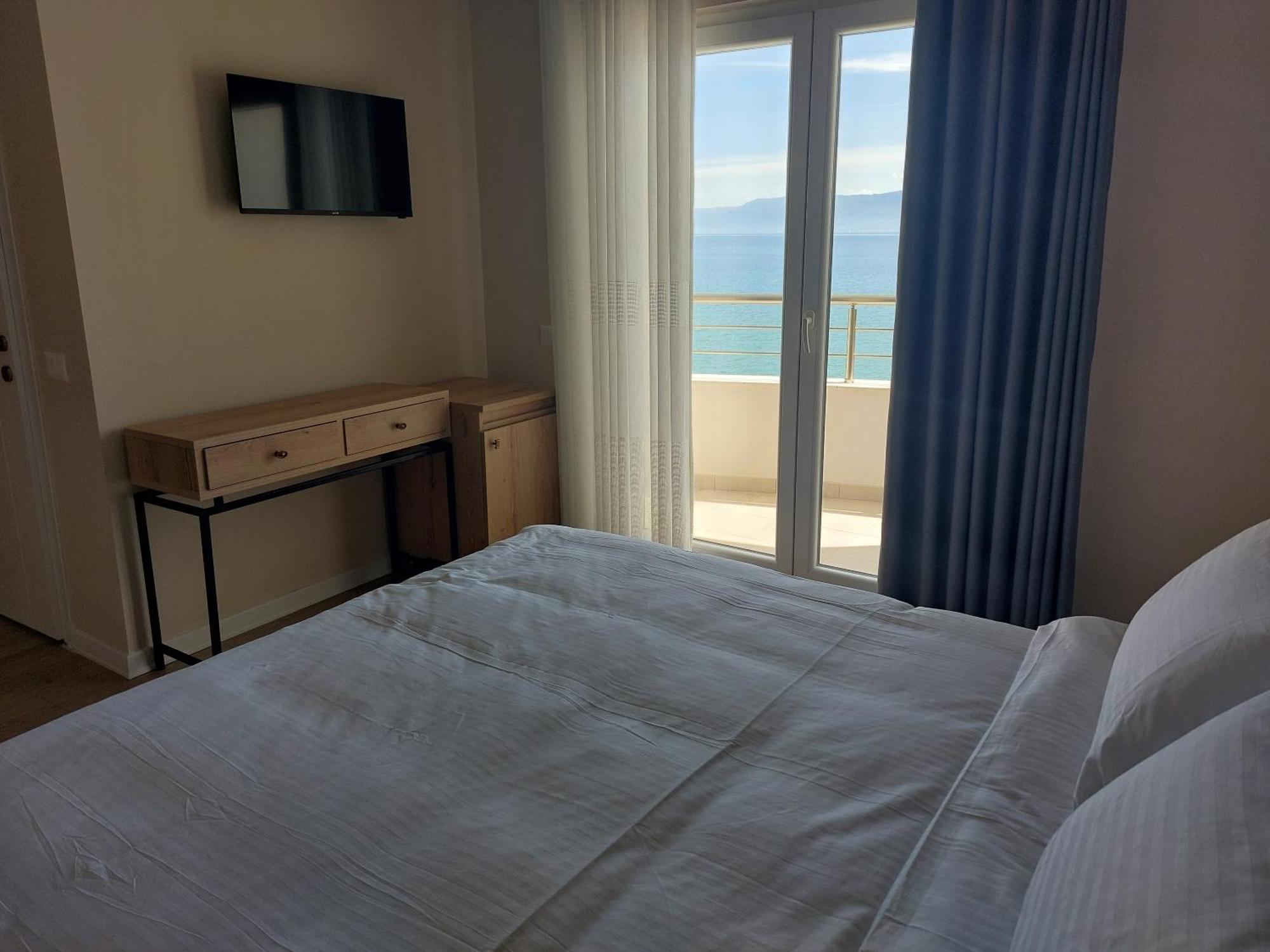 Hotel Demoli Pogradec Kültér fotó