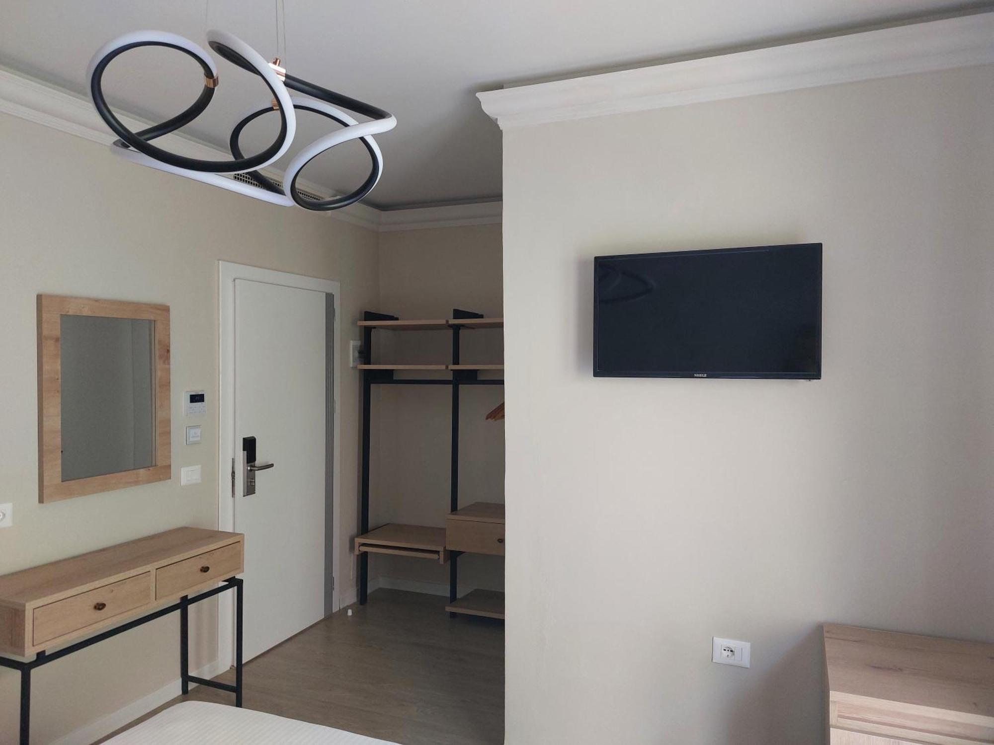 Hotel Demoli Pogradec Kültér fotó